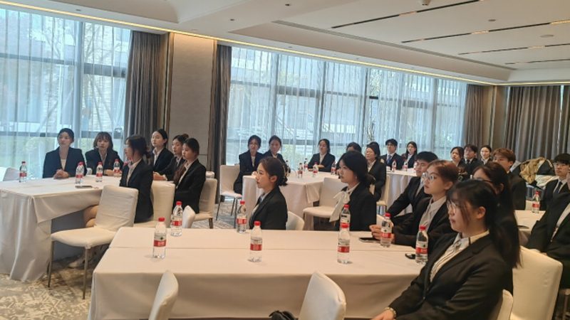 在判断云南旅游线路报价的合理性时，可以参考以下评分和评论：